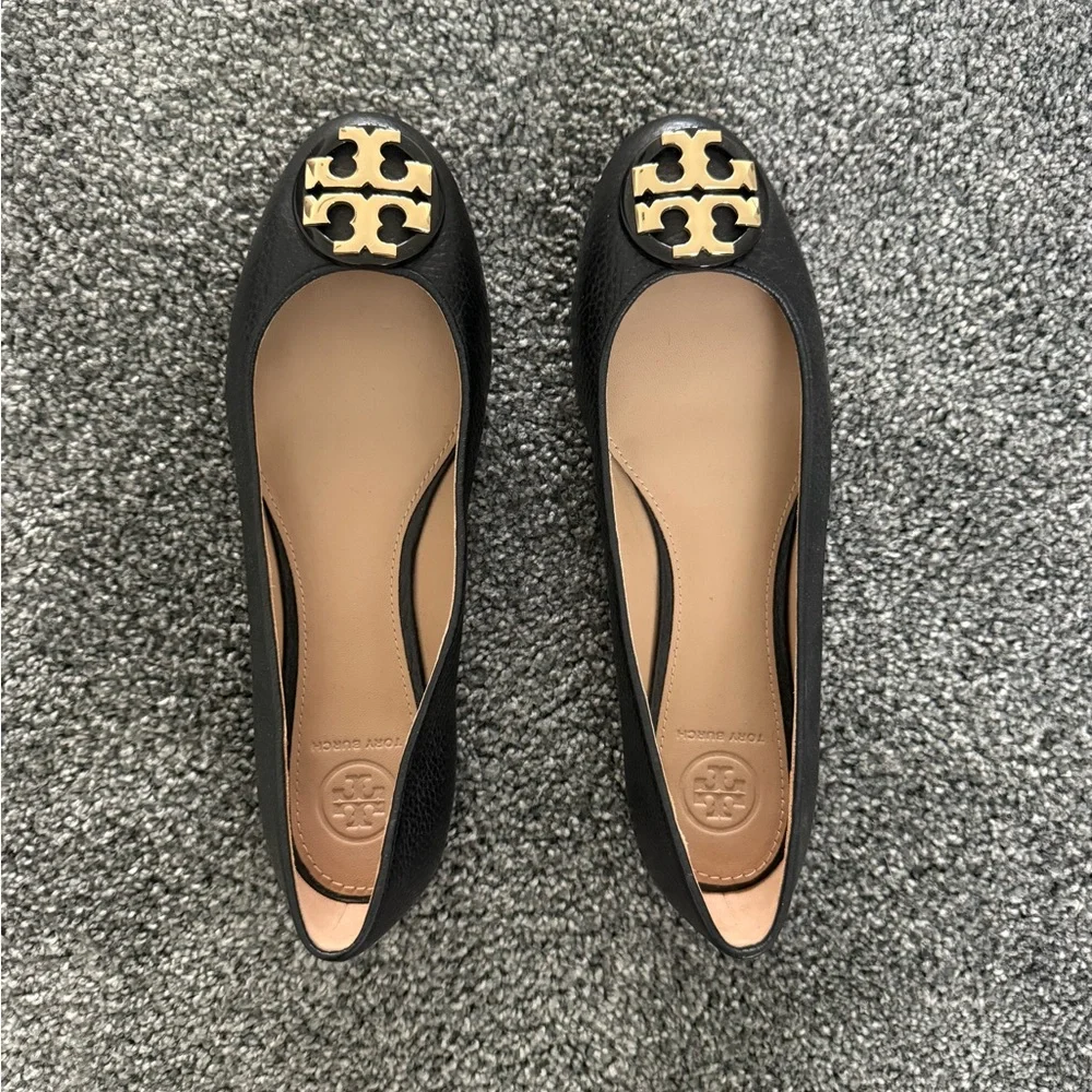 Tory Burch Black and Gold Women's Flats - Picture 1 of 7